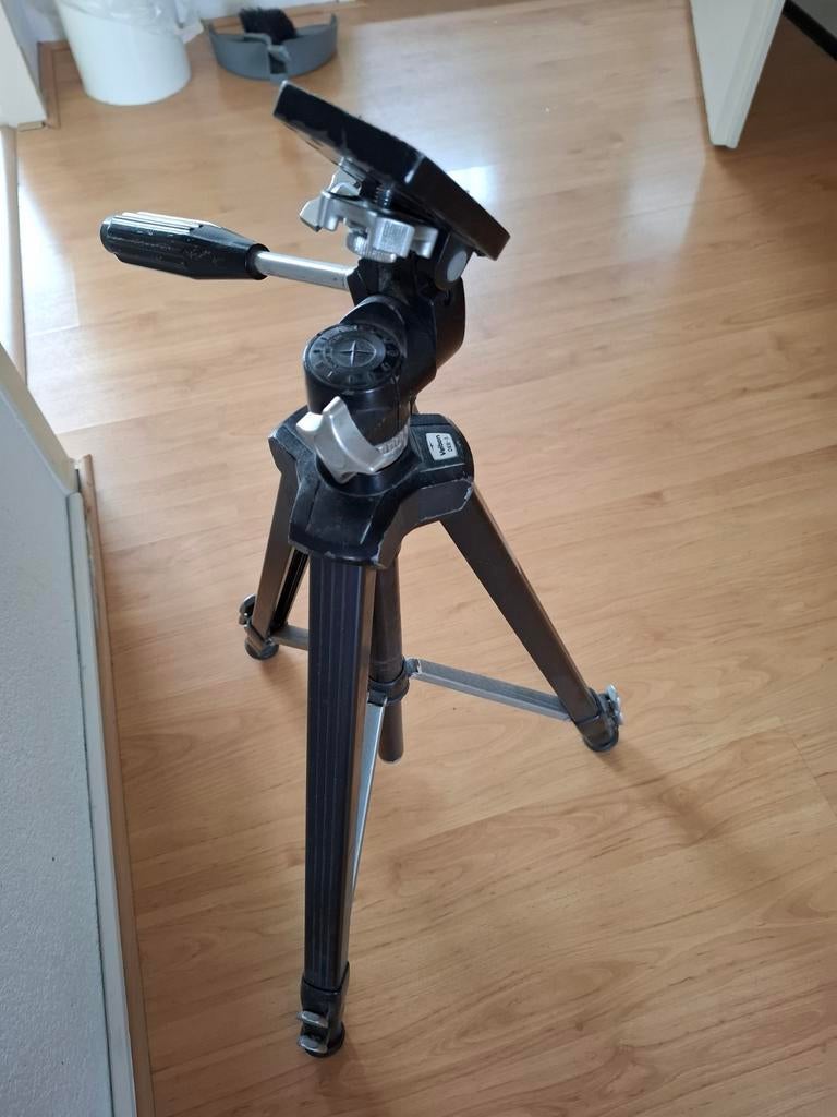 Statief Velbon Deb-3, Audio, Tv en Foto, Fotografie | Statieven en Balhoofden, Ophalen, Minder dan 150 cm, Driepoot