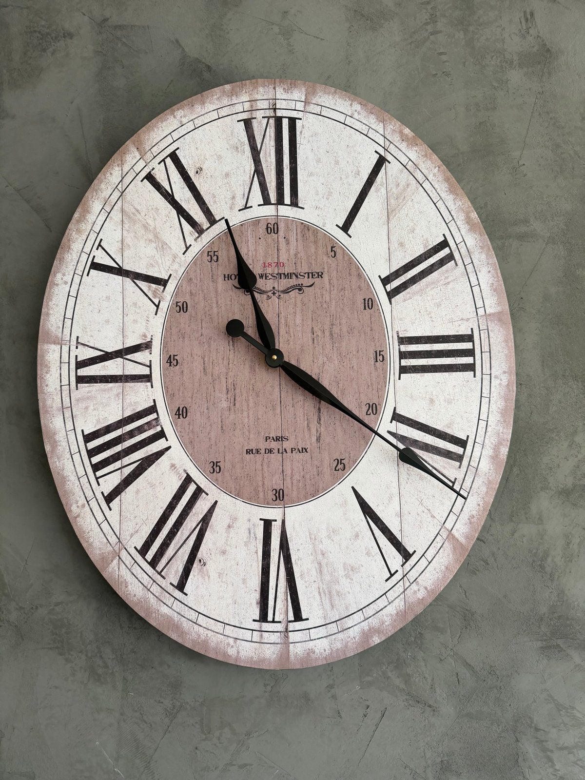 Grote vintage wandklok - Light&Living Hotel Westminster 1870, Ophalen, Vintage, Analoog, Werkt op batterijen