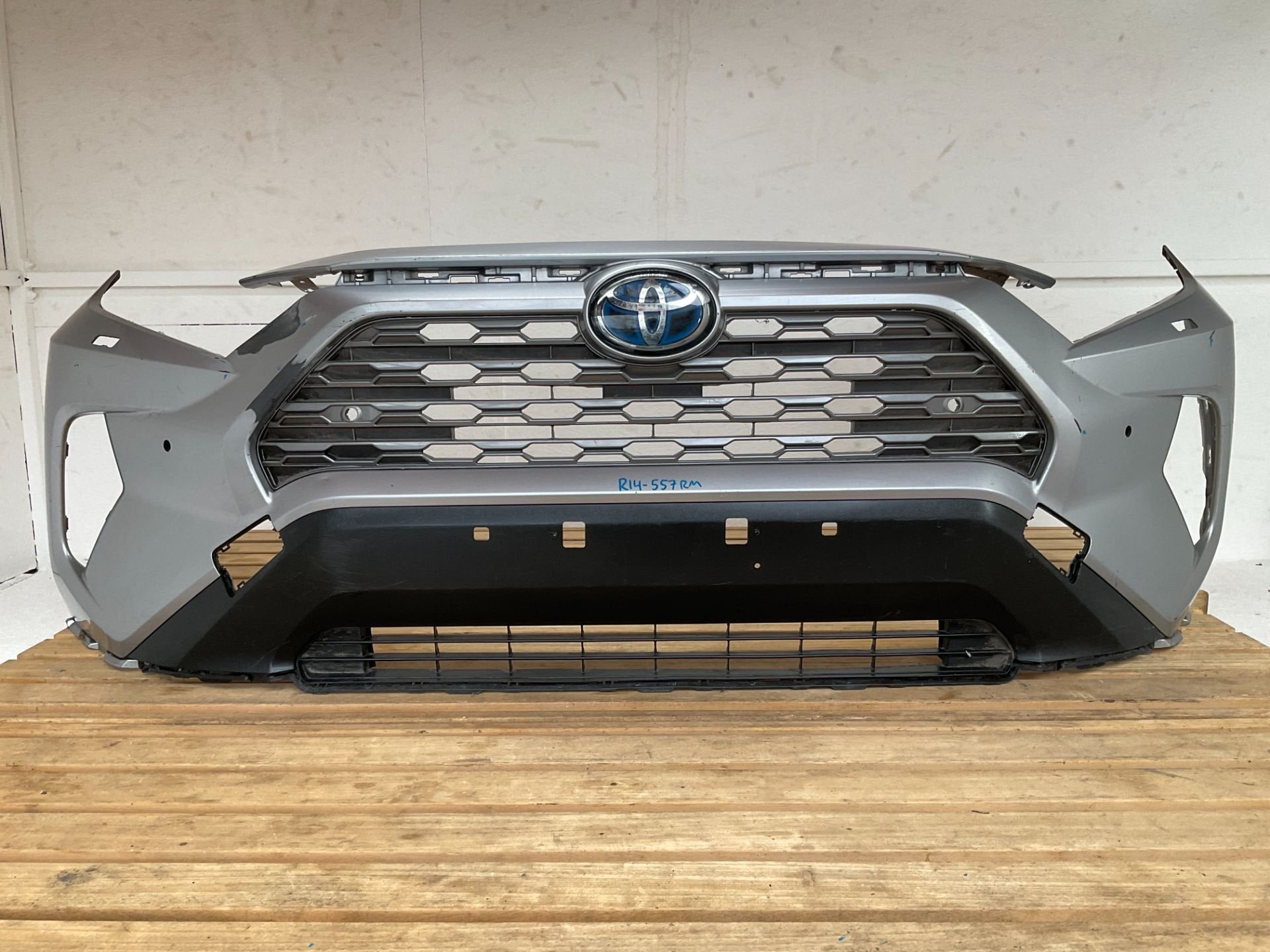 Bumper Toyota RAV4 RAV 4 52119-42B20 Voorbumper Grill KLS PD