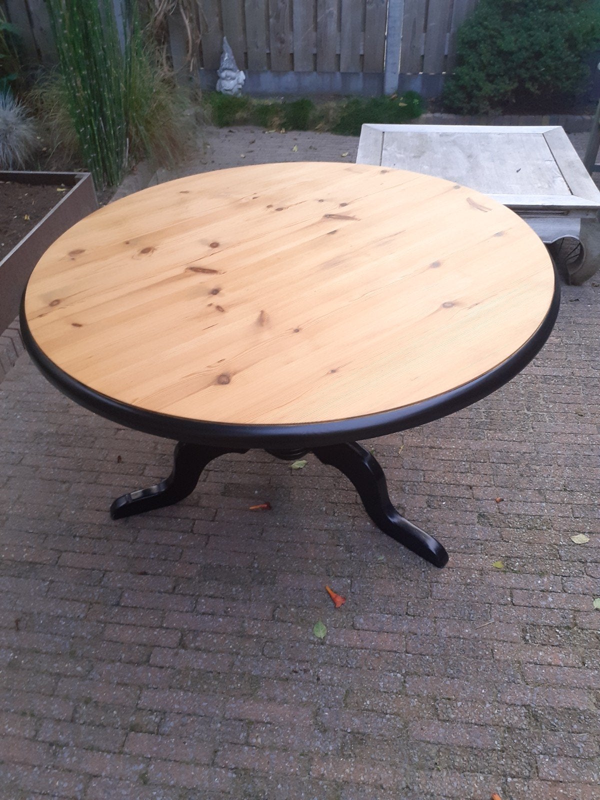 ronde tafel kloosterpoot, Ophalen, Rond, Zo goed als nieuw, Overige houtsoorten