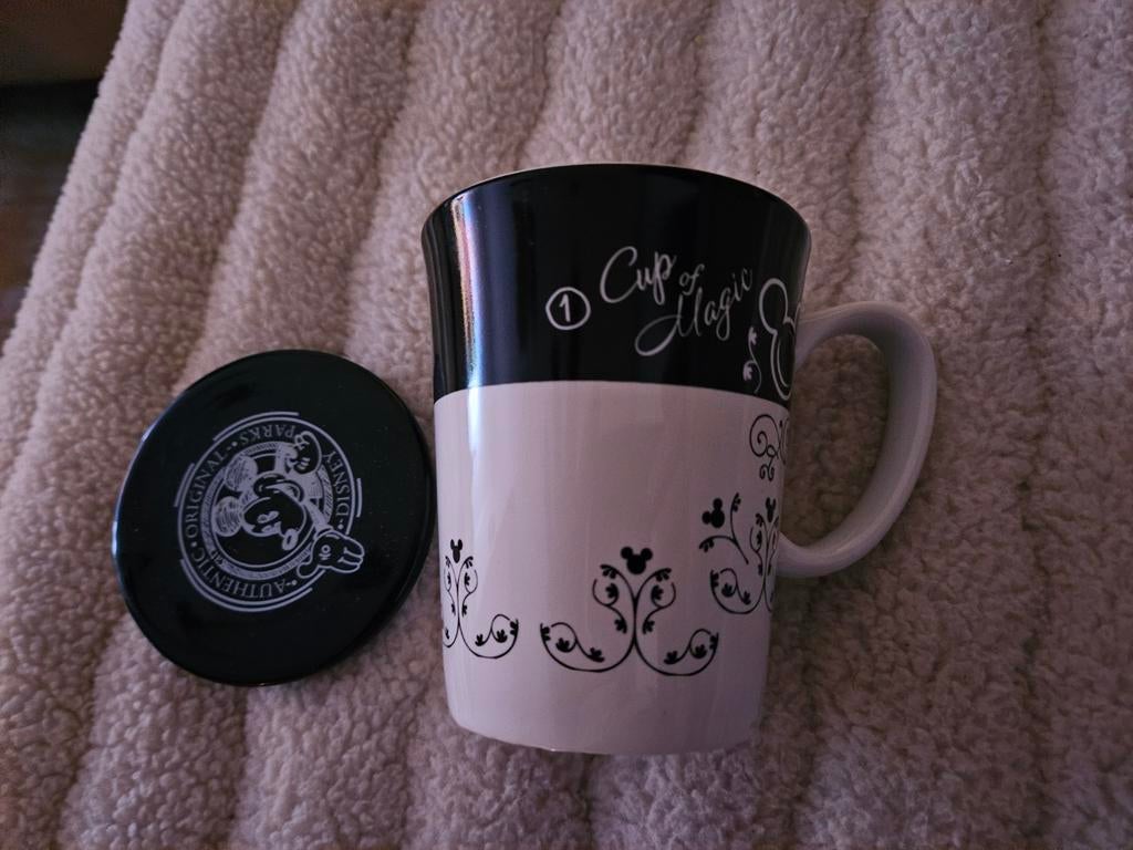 Disney Mickey Mouse Mok -  Cup of Magic, Ophalen of Verzenden, Zo goed als nieuw, Overige stijlen, Kop(pen) en/of Schotel(s)