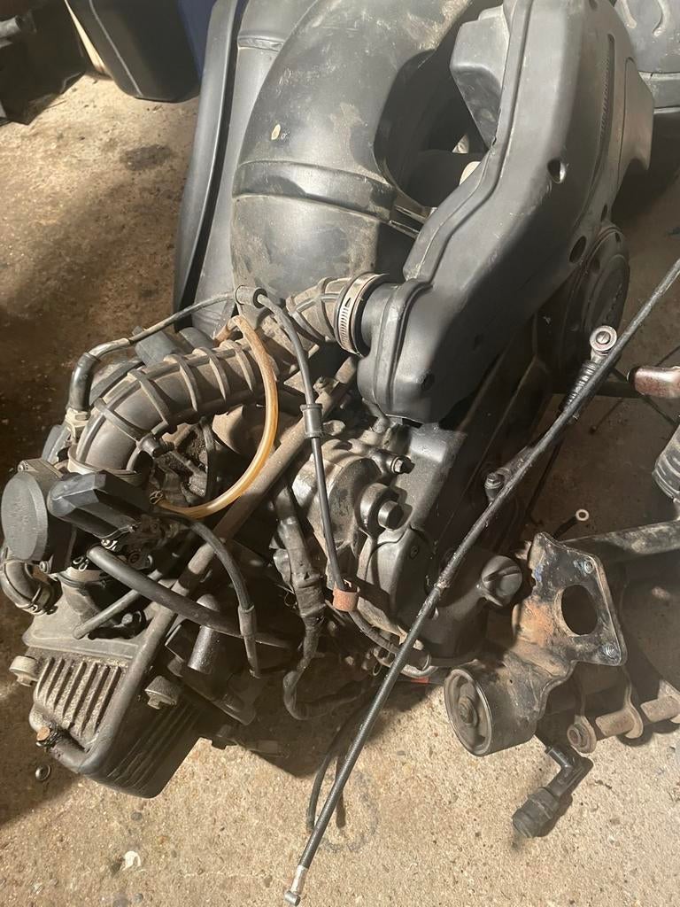 Zip 4takt blok met subframe plug and play 9300km, Fietsen en Brommers, Brommeronderdelen | Scooters, Ophalen, Gebruikt, Blok, Piaggio