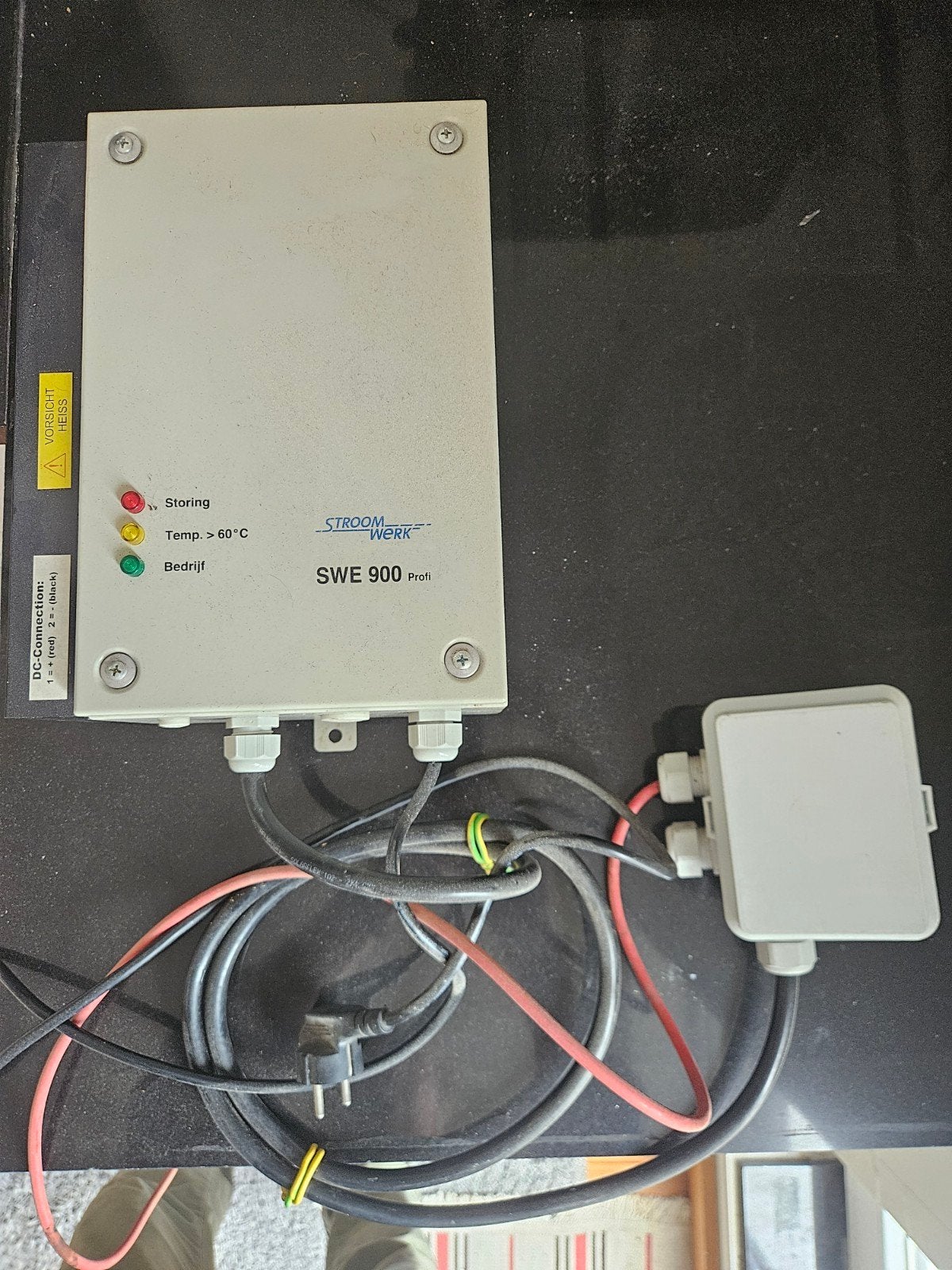 Isophoton I-110 Zonnepanelen met Omvormer en Kabels, Ophalen, Gebruikt, Compleet systeem, 200 wattpiek of meer