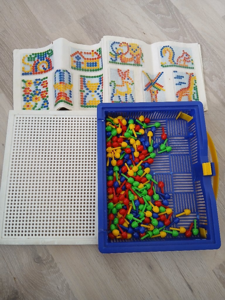 Peg game, plaatjes maken met pinnetjes, Ophalen of Verzenden, Gebruikt, Knutselen
