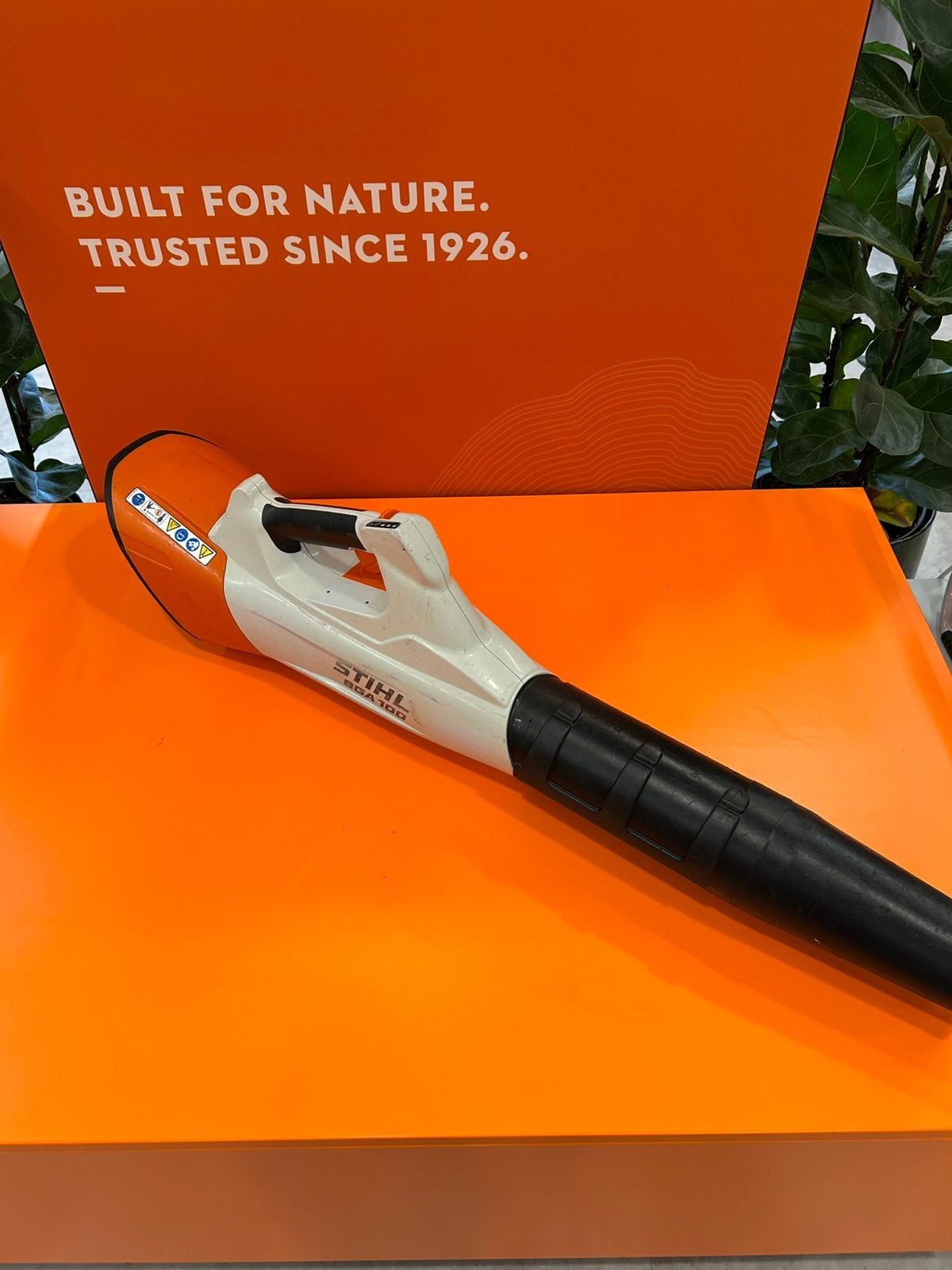 STIHL BGA 100 accu handbladblazer, Ophalen of Verzenden, Gebruikt, Accu, Handgedragen