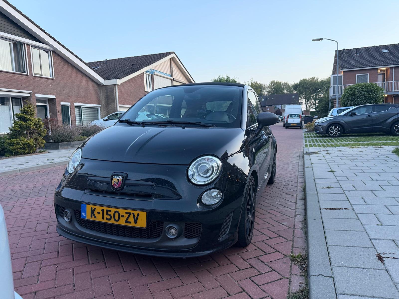 Fiat 500 1.4 Abarth 2014 Zwart Competitione Sabelt, Auto's, Voorwielaandrijving, 15 km/l, 40 €/maand, 4 cilinders