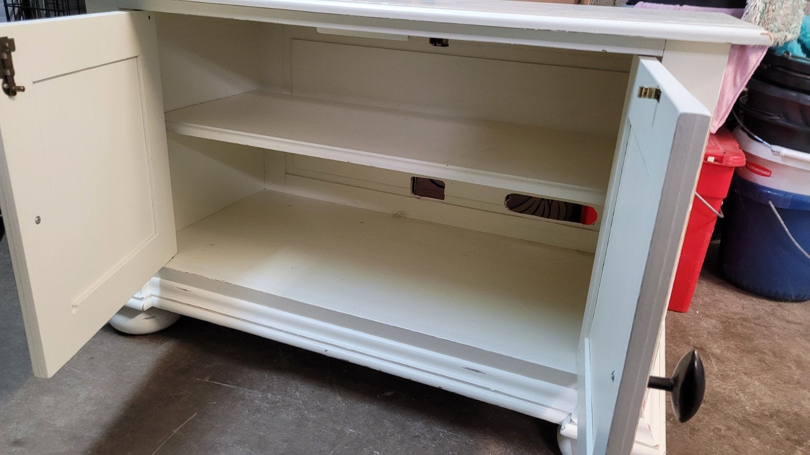Crèmekleurig TV-meubel met opbergruimte (m2452823714) — Kasten ...