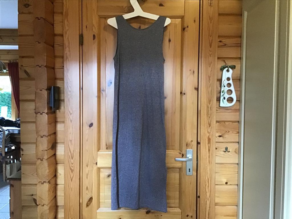 Jurk grijs lang stretch 38 H&M, Maat 38/40 (M), Ophalen of Verzenden, Zo goed als nieuw, Grijs