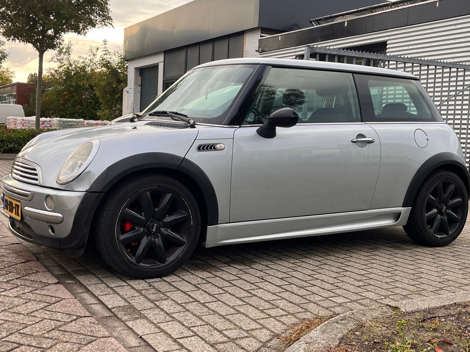 Mini 1.6 16V ONE - Nieuwe APK, Auto's, Voorwielaandrijving, 15 km/l, 4 cilinders, 4 stoelen