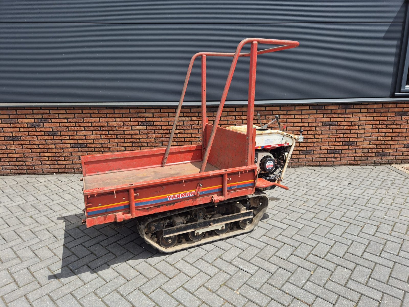 Yanmar CG3 rupsdumper, Ophalen