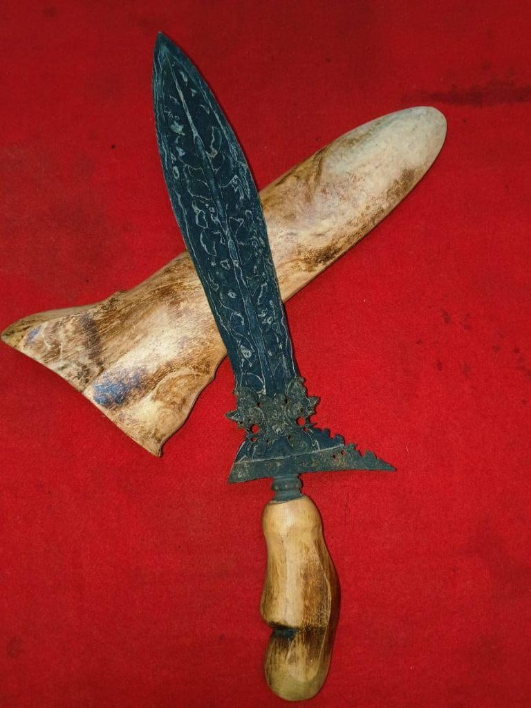 Antieke Kris Bethok Naga Kembar Pamor Ngulit Semangka SVC26, Verzenden