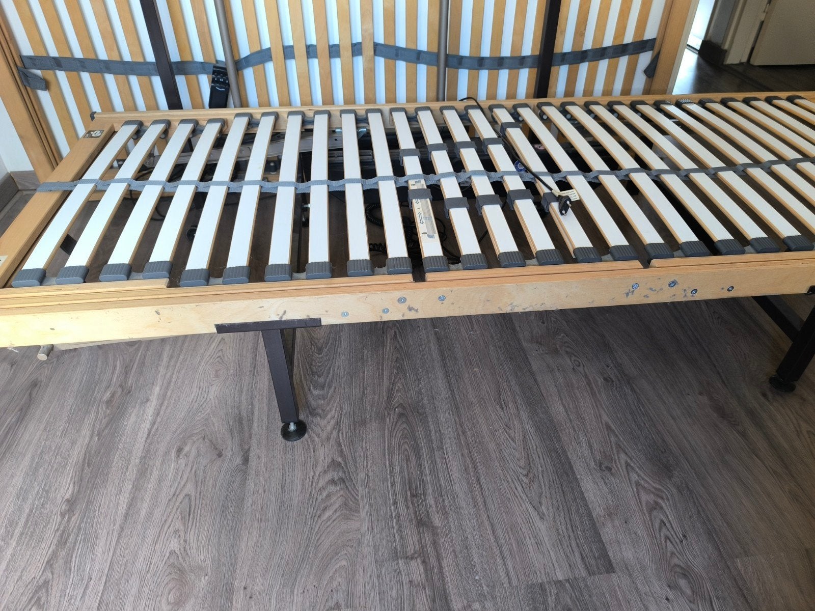 2x elektrische lattenbodem met onderstel, Huis en Inrichting, Slaapkamer | Matrassen en Bedbodems, Ophalen, Eenpersoons, 90 cm