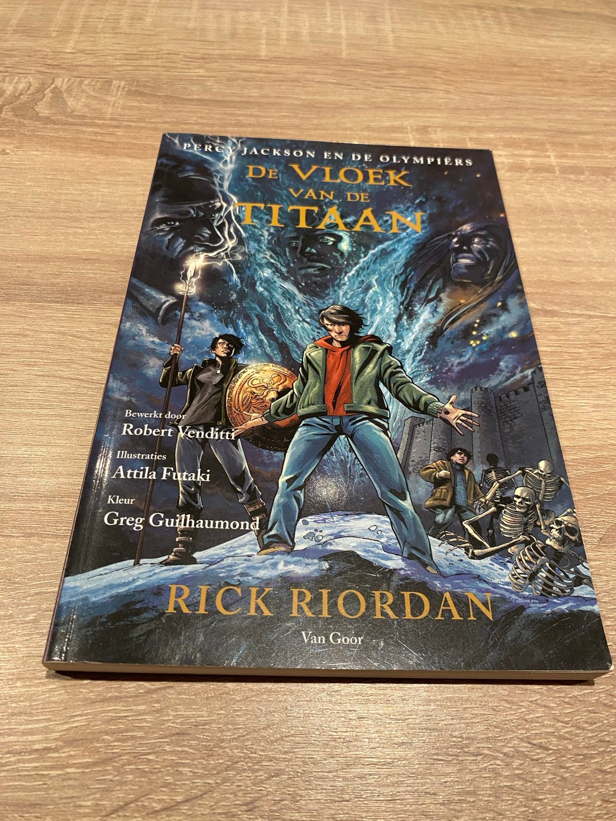 Percy Jackson - 3. De vloek van de titaan (Graphic Novel), Eén stripboek, Ophalen of Verzenden, Zo goed als nieuw