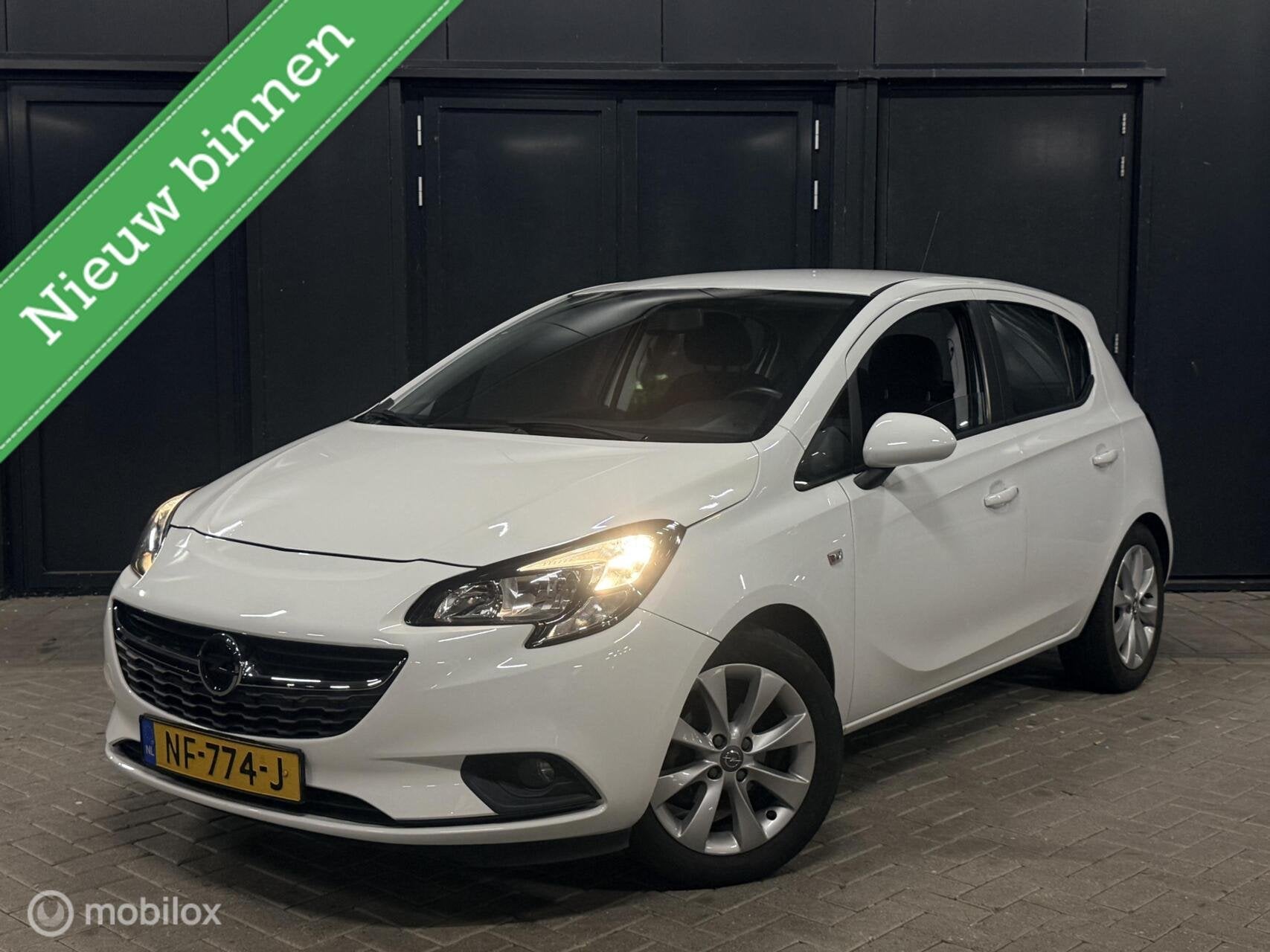 Opel Corsa 1.4 Edition stuur en stoelverwarming/carplay/crui, Voorwielaandrijving, 1063 kg, Gebruikt, 4 cilinders