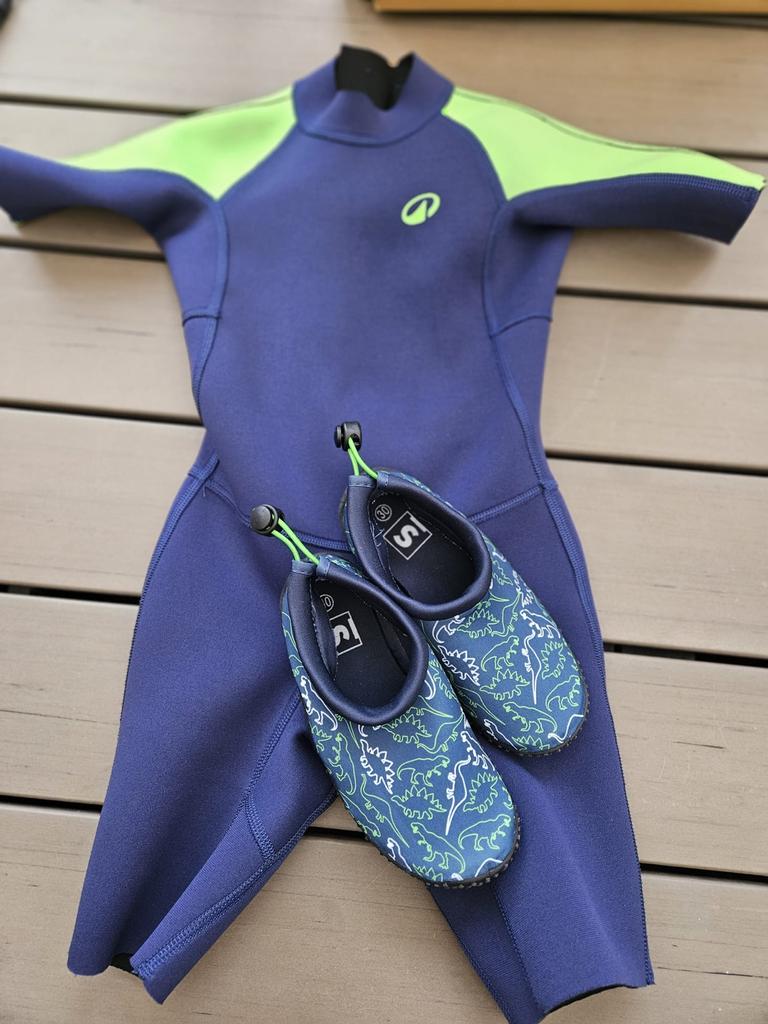 Decathlon Wetsuit & waterschoenen voor kind (5-6 jaar), Watersport en Boten, Watersportkleding, Ophalen of Verzenden, Zo goed als nieuw