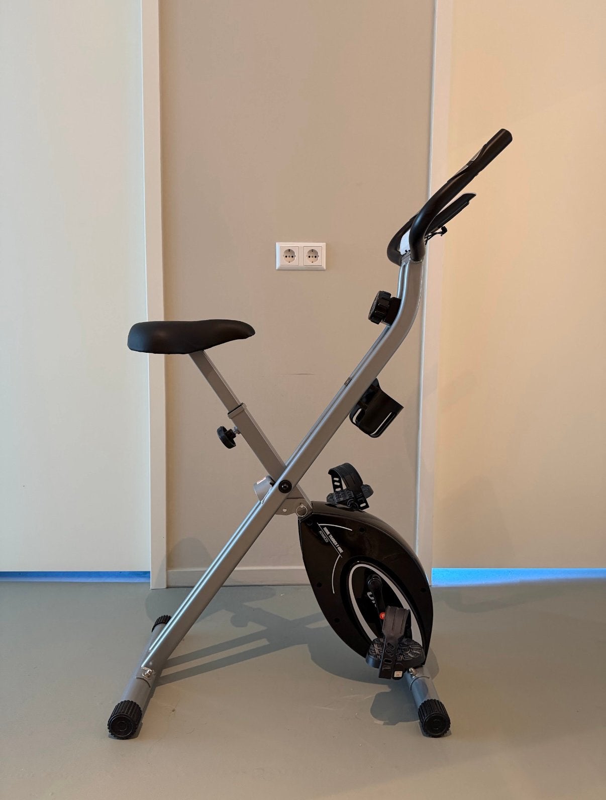 Inklapbare hometrainer, Ophalen, Zo goed als nieuw, Hometrainer