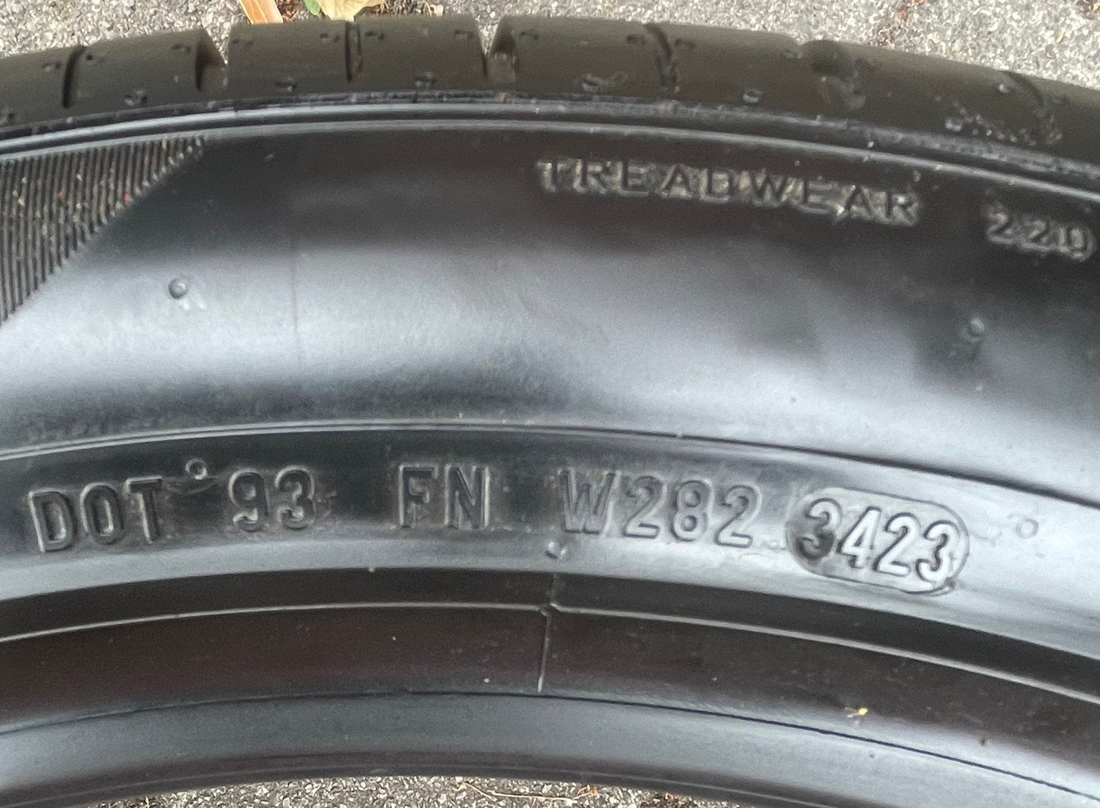 Foto 2 van Pirelli pzero 285/40 R21