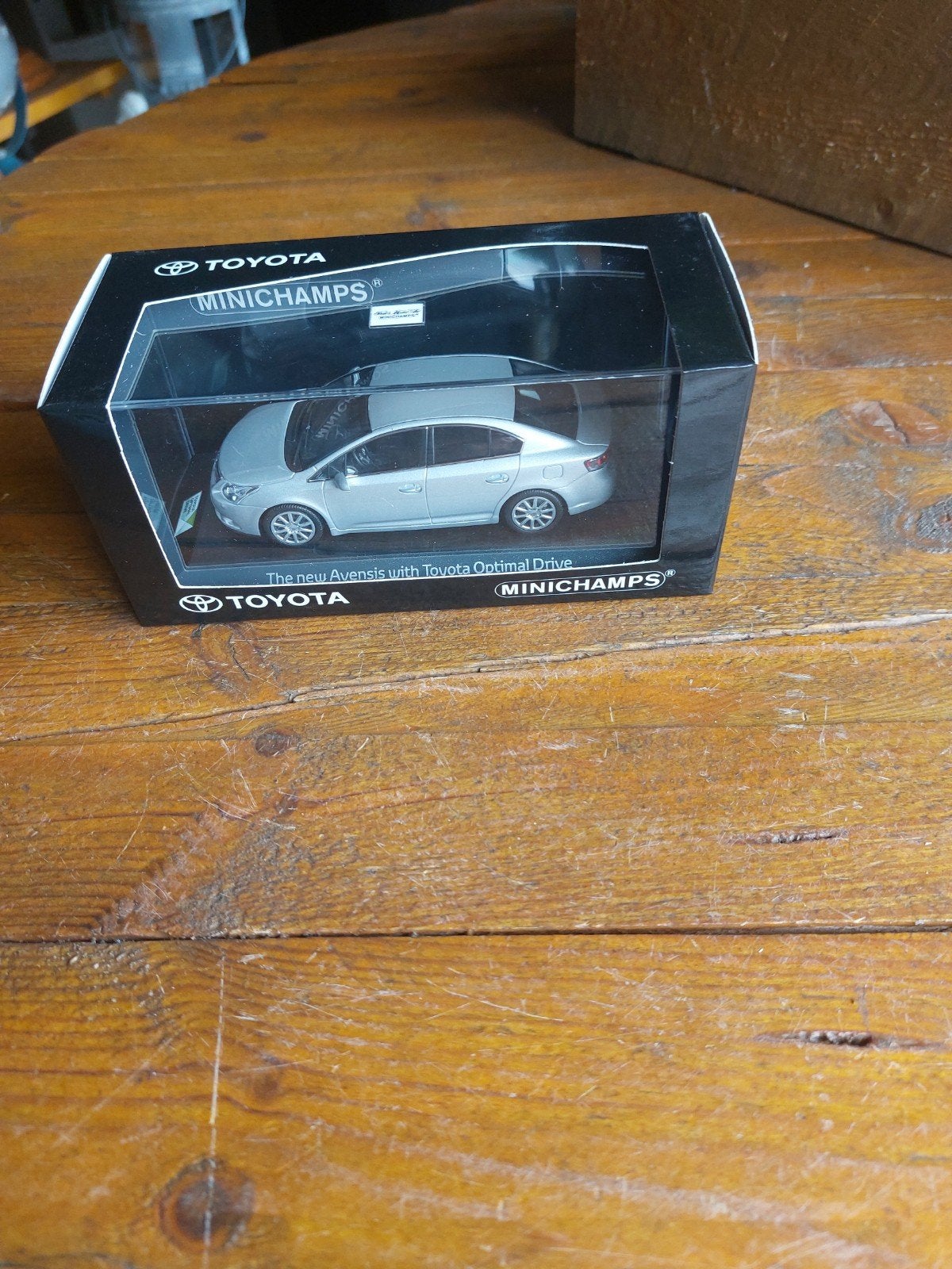 MODELAUTO 1-43 MINICHAMPS TOYOTA AVENSIS, Ophalen of Verzenden, Zo goed als nieuw, Auto, MiniChamps
