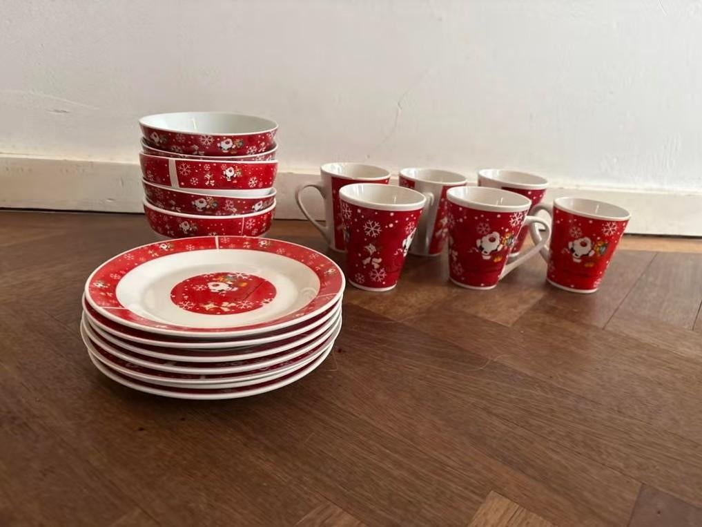 Kerst Servies Ontbijt - Borden, thee mokken en Muesli Bakjes, Ophalen, Gebruikt, Overige stijlen, Porselein