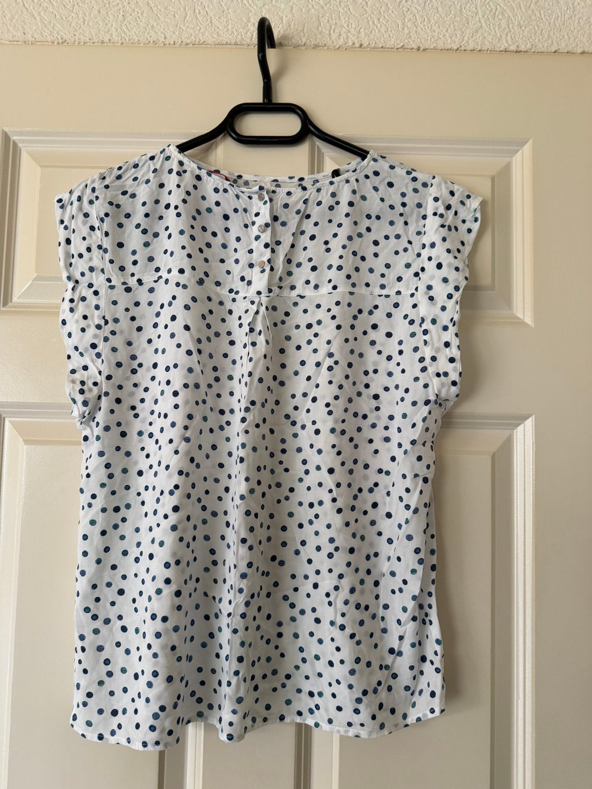Esprit witte blouse met blauwe stippen - Maat 36 (S), Wit, Ophalen of Verzenden, Zo goed als nieuw, Korte mouw