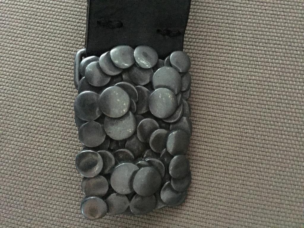 zwarte riem met gesp van studs, 3 tot 5 cm, Tailleriem, Ophalen of Verzenden, Zo goed als nieuw