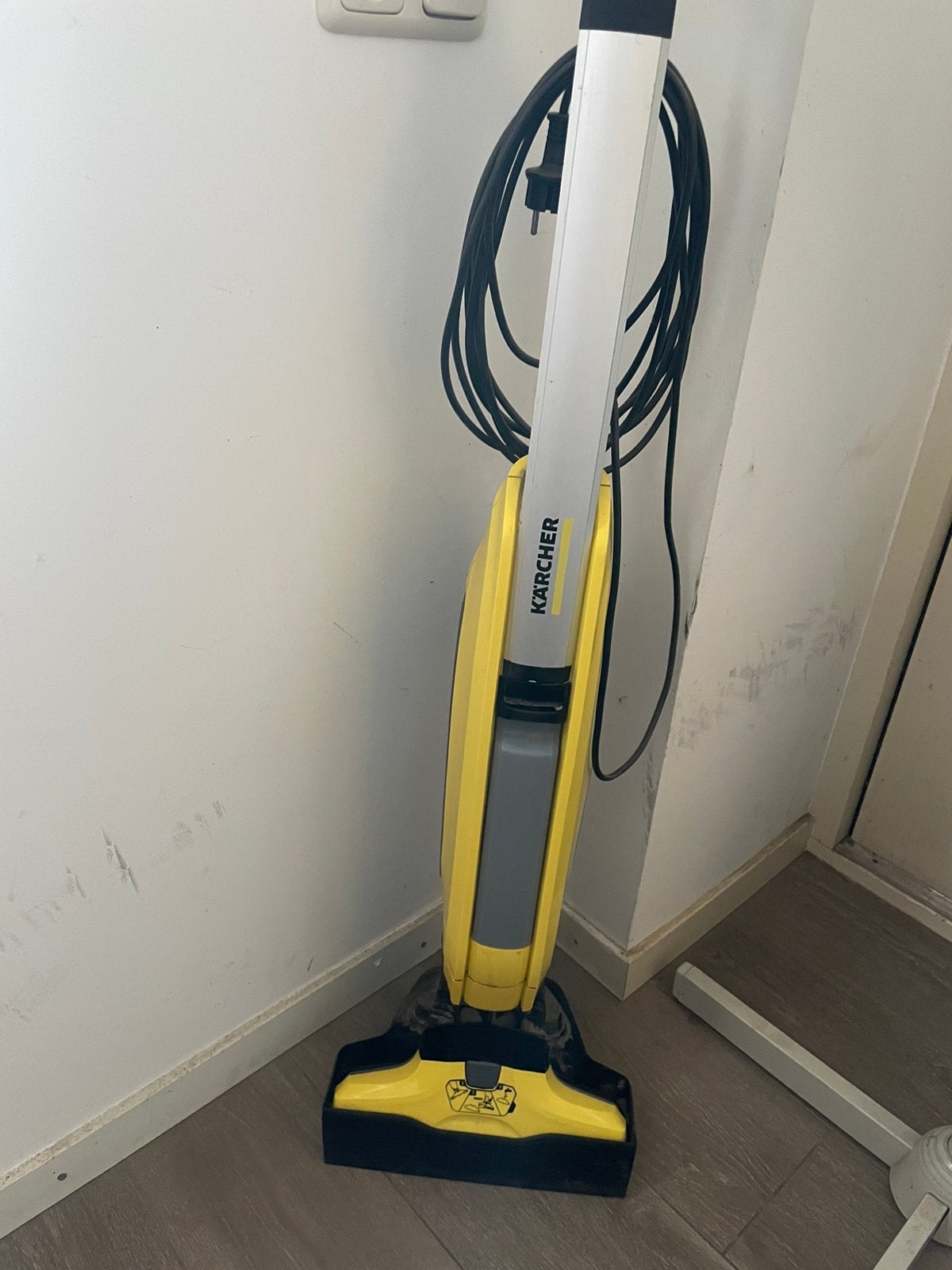Kärcher elektrische dweil + schrob, Ophalen