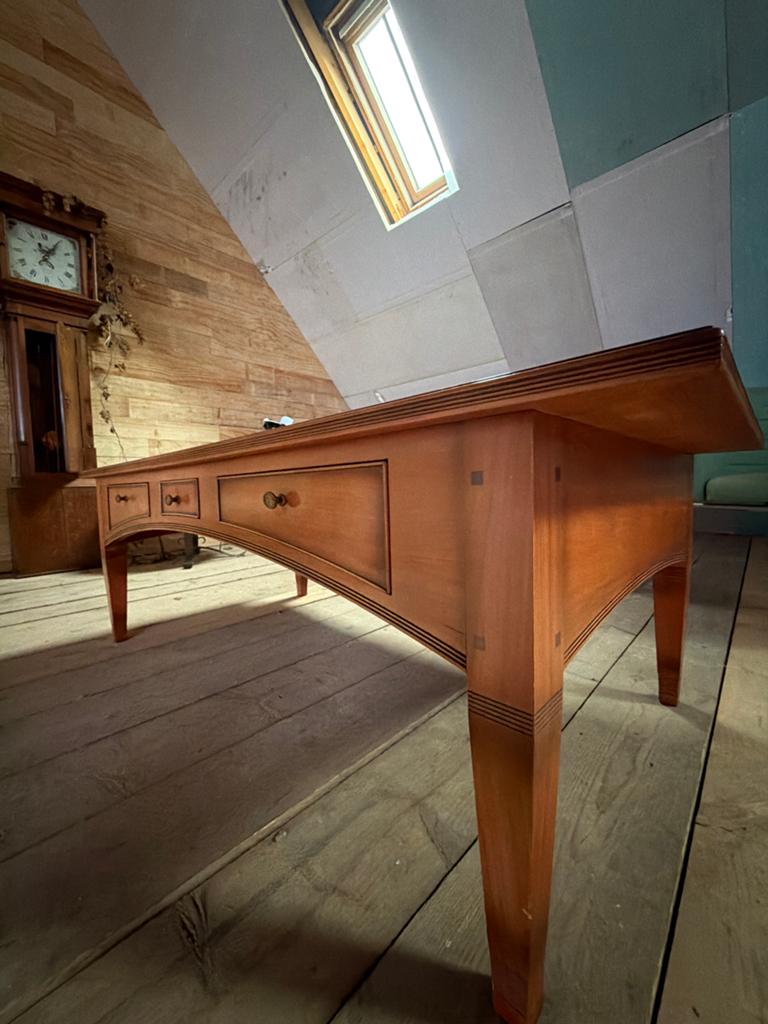 Massief kersenhouten salontafel met 6 lades, Antiek en Kunst, Antiek | Meubels | Tafels, Ophalen of Verzenden