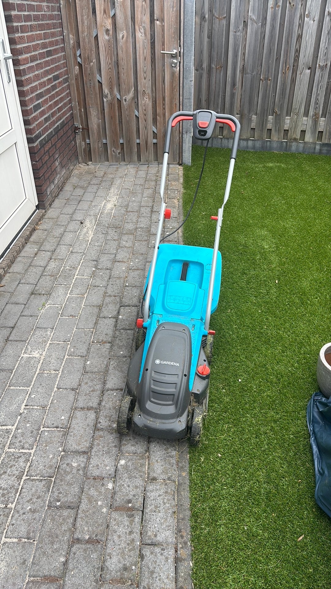 Elektrische Gardena grasmaaier., Ophalen, Zo goed als nieuw, Elektrische grasmaaier, Opvangbak