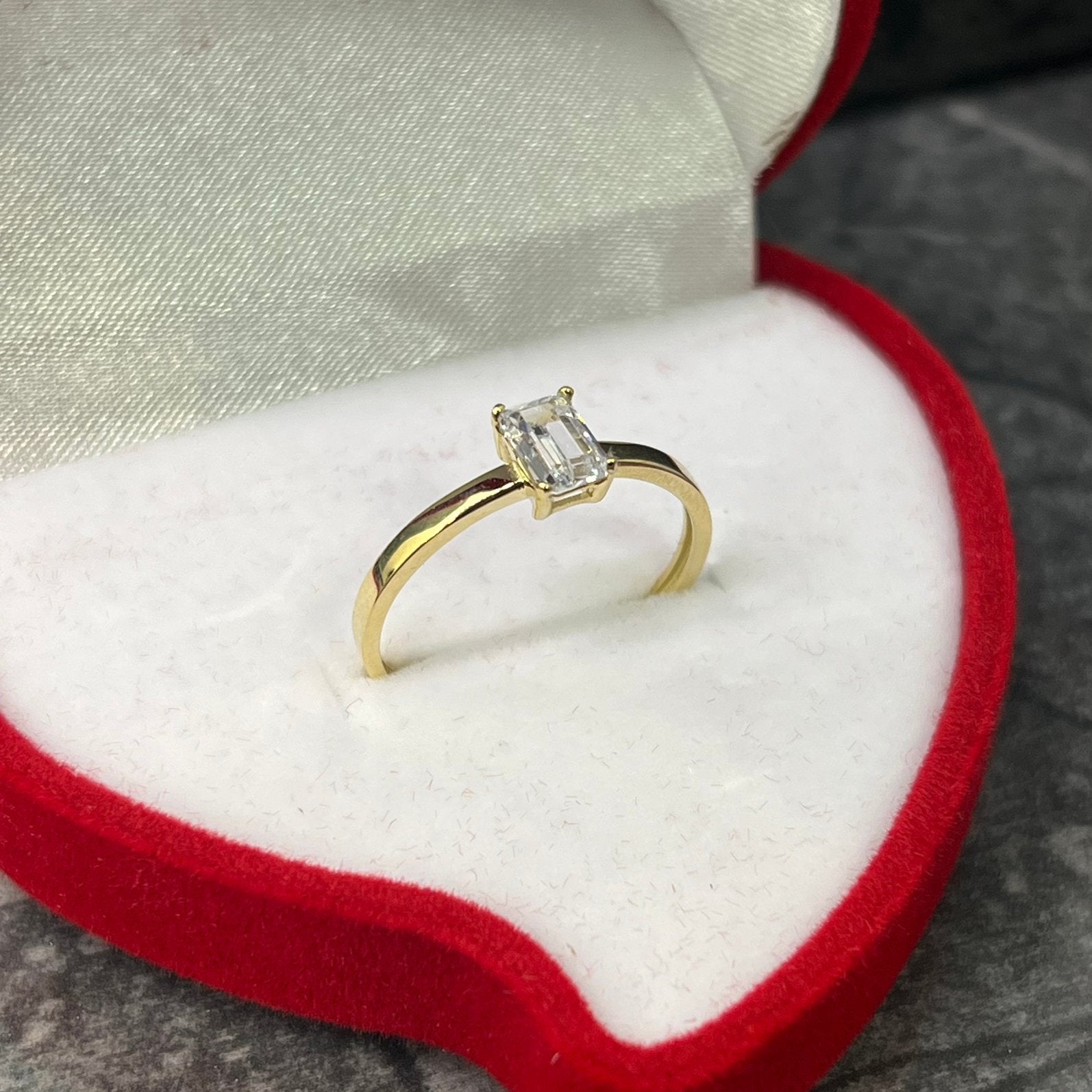 14k gouden vrouwen ring, 18 tot 19, Nieuw, Ophalen of Verzenden, Dame
