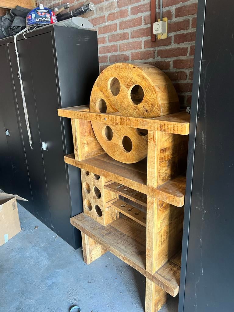 Uniek Wijnmeubel Mangohout - Perfect voor Mancave!, Huis en Inrichting, Woonaccessoires | Wijnrekken, Ophalen, 15 tot 25 flessen