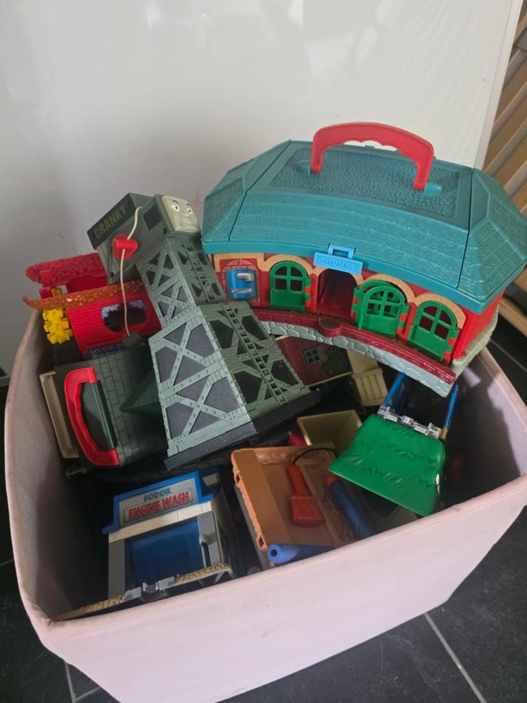 Thomas de Trein speelset met diverse gebouwen en accessoires, Ophalen of Verzenden, Gebruikt, Overige merken