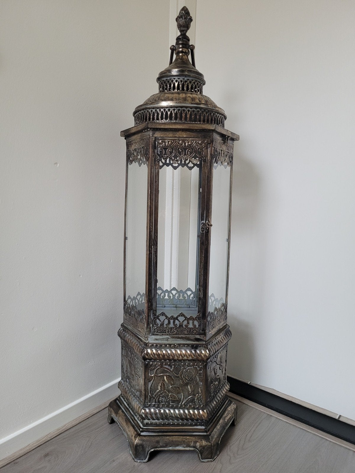 Mooie grote brons kleurige kandelaar/ windlicht 1.32 hoog, Ophalen, Overige materialen, Kandelaar