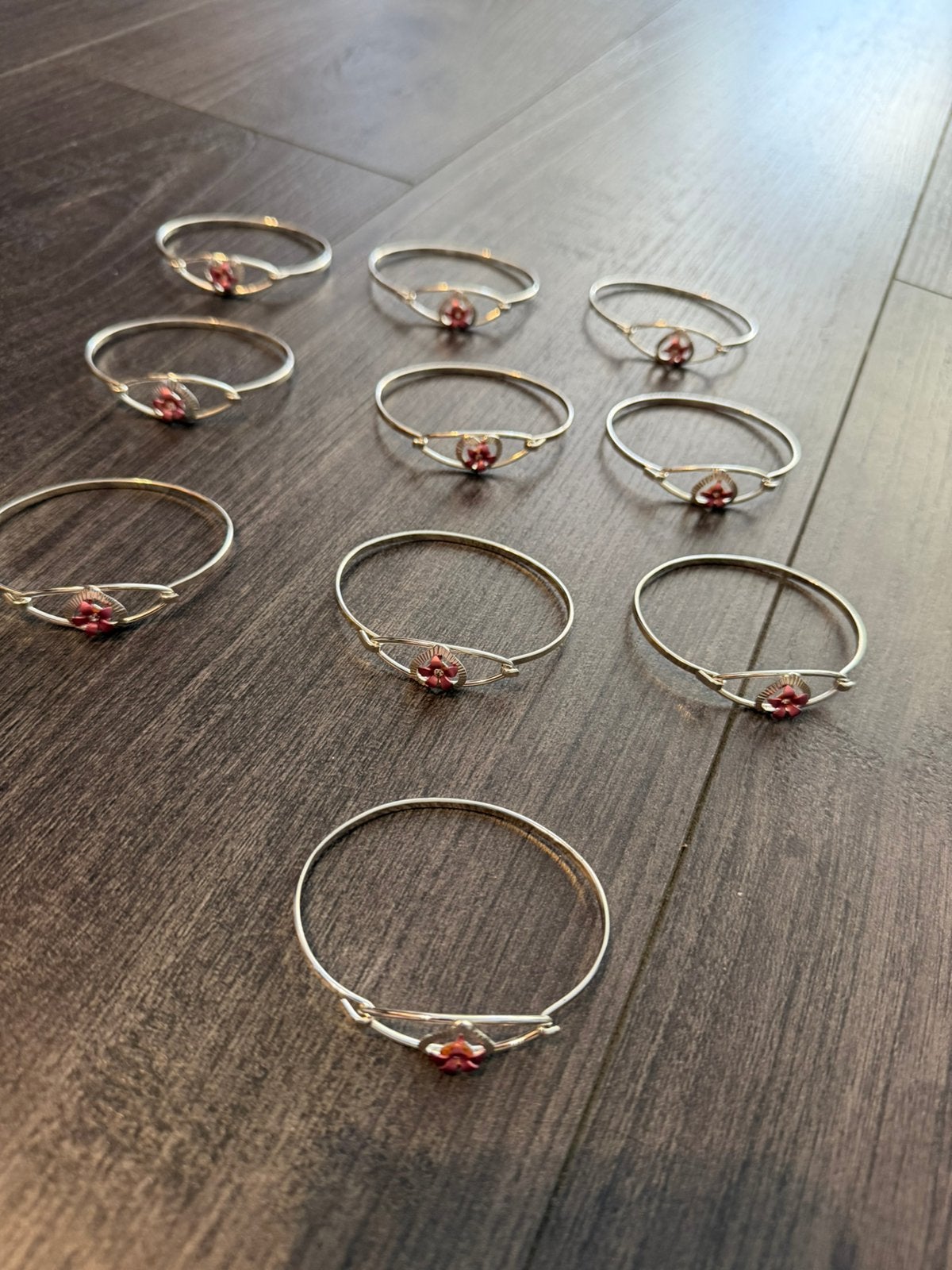 Partij 10 stuks mooie roze armbandjes A40/4, Ophalen of Verzenden, Nieuw, Roze, Overige materialen