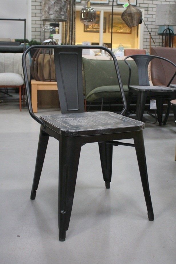 Partij eetkamerstoelen metaal hout Tolix stapelbaar horeca