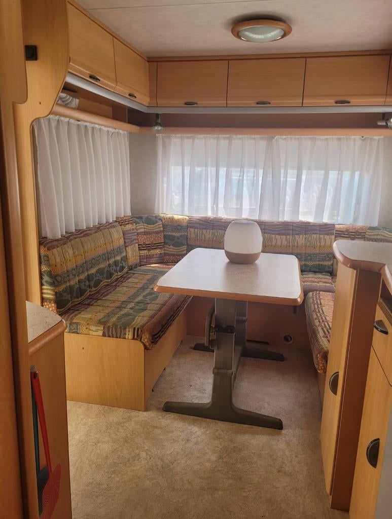 Wilk Stern 470 Caravan - Ruim en Comfortabel!, Vast bed, Rondzit, Particulier, 5 tot 6 meter