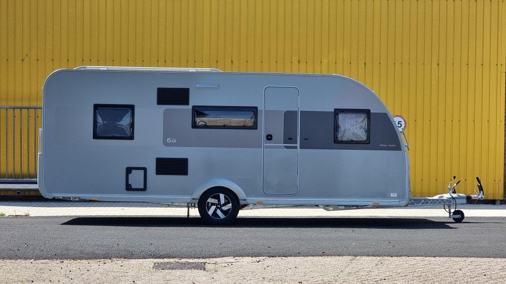 Adria Altea 552 PK 60 Years Edition, Caravans en Kamperen, Caravans, Bedrijf, Schokbreker, Adria, 6 tot 7 meter