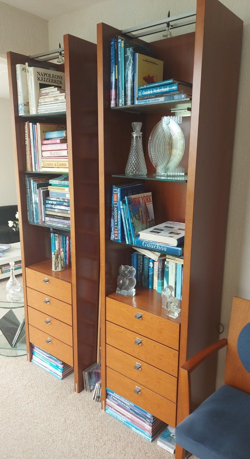 twee huiskamerkasten, Ophalen, 50 tot 100 cm, 150 tot 200 cm, 25 tot 50 cm