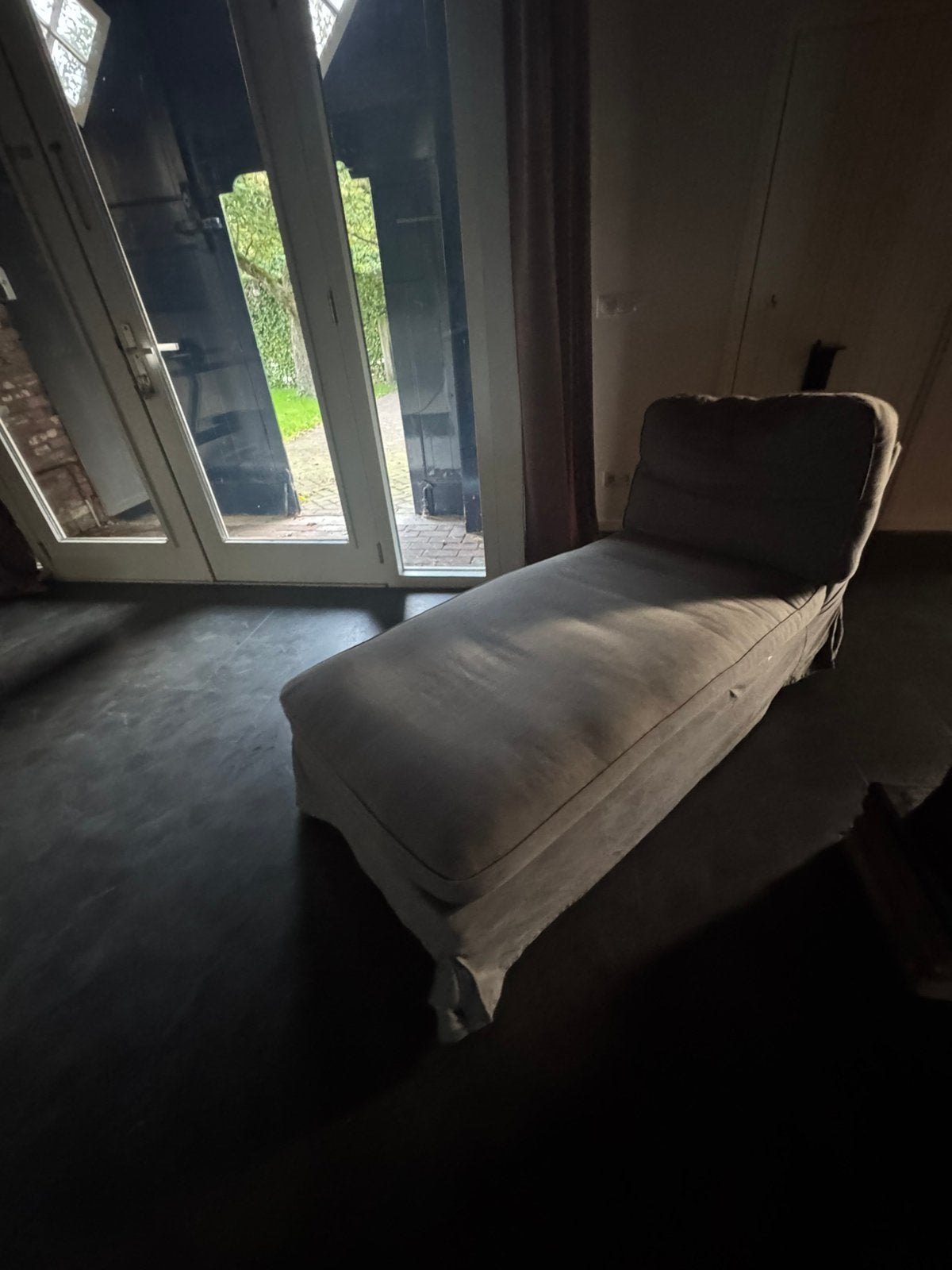 Chaise Loungue