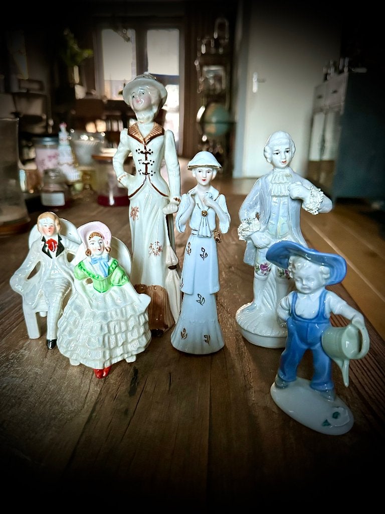 Set van 6 porseleinen beeldjes vintage brocante gezelschap, Verzenden, Zo goed als nieuw, Mens