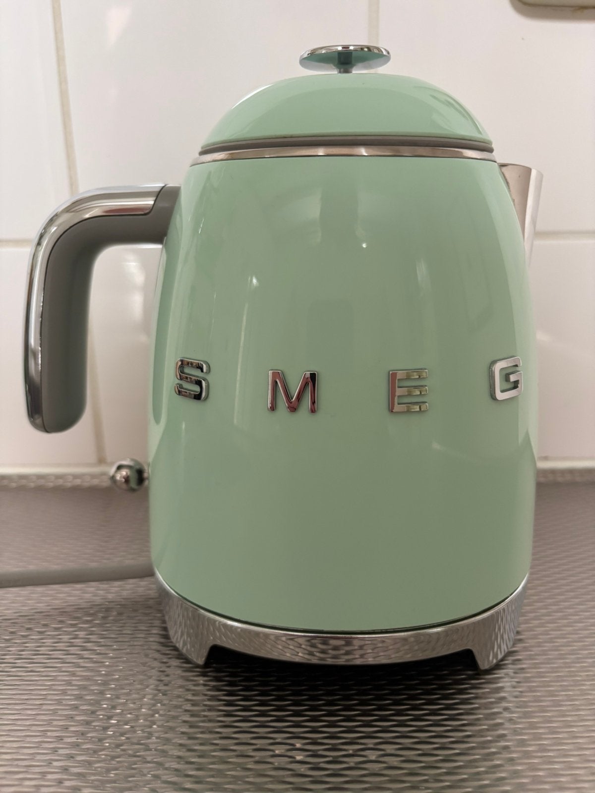 SMEG waterkoker 0,8 liter Watergroen, Witgoed en Apparatuur, Waterkokers, 1 tot 2 liter, Ophalen of Verzenden, Zo goed als nieuw