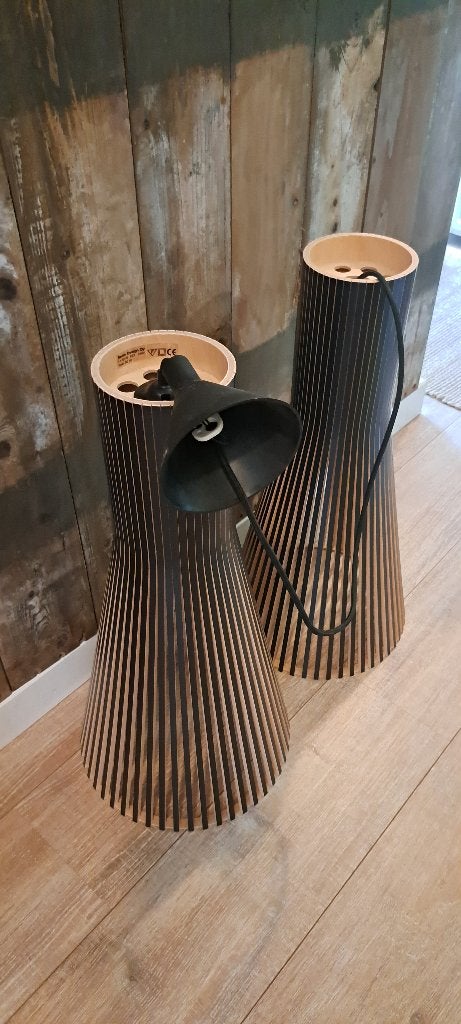 2 houten design hanglampen merk : secto design, Huis en Inrichting, Lampen | Hanglampen, Ophalen, 50 tot 75 cm, Design hanglamp