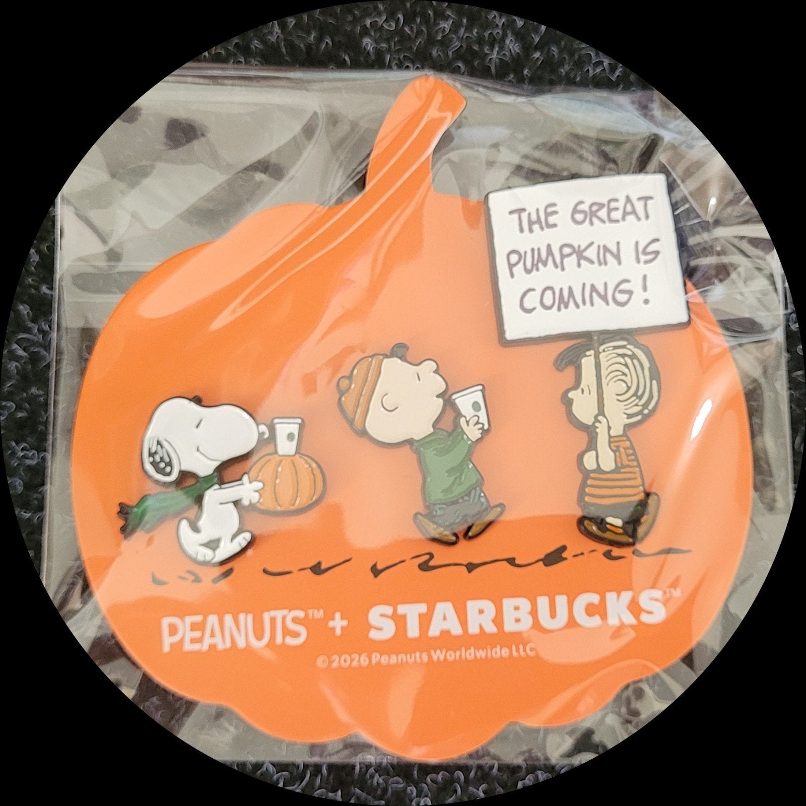 Zeldzame Snoopy Starbucks Halloween Pins Set, Verzamelen, Ophalen, Nieuw, Speldje of Pin