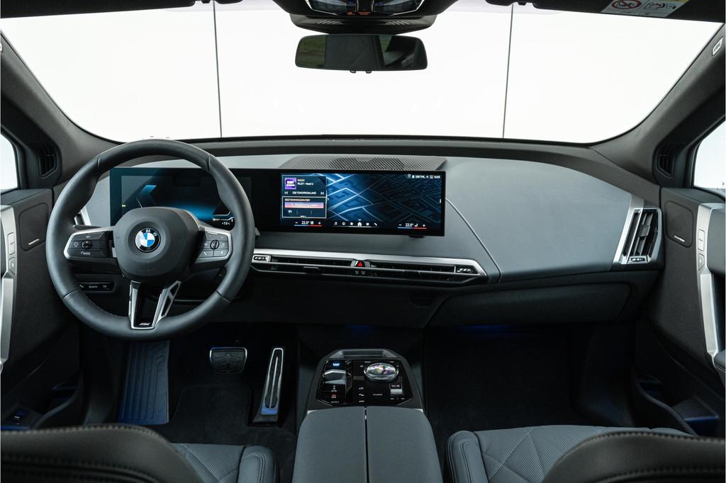 BMW iX xDrive45 M Sport / Trekhaak / M Multifunctionele Stoe, Automaat, IX, Leder, Sound system