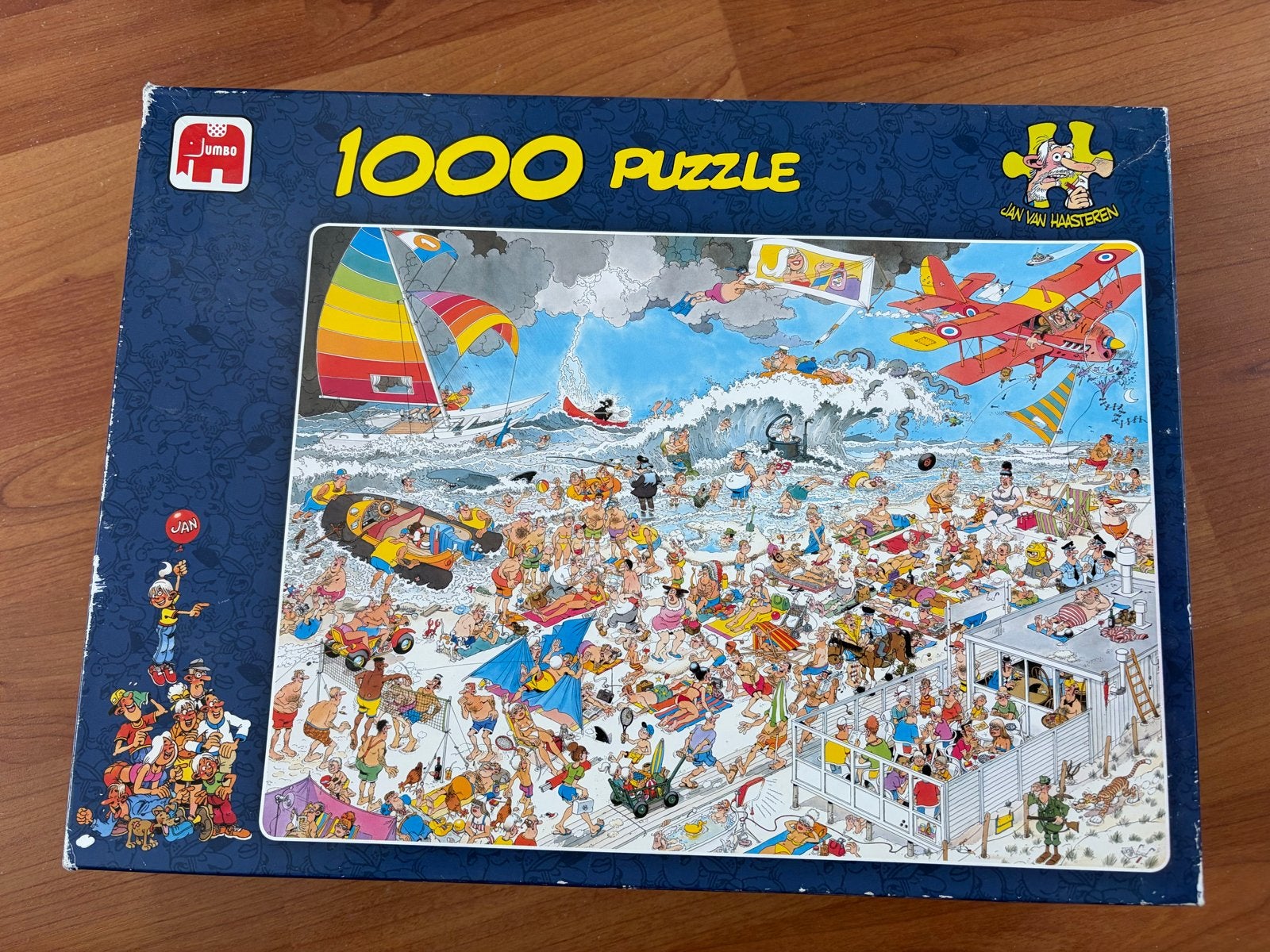 Jan van Haasteren puzzel 1000 stukjes “Op het strand”, Ophalen of Verzenden, 500 t/m 1500 stukjes, Zo goed als nieuw, Legpuzzel