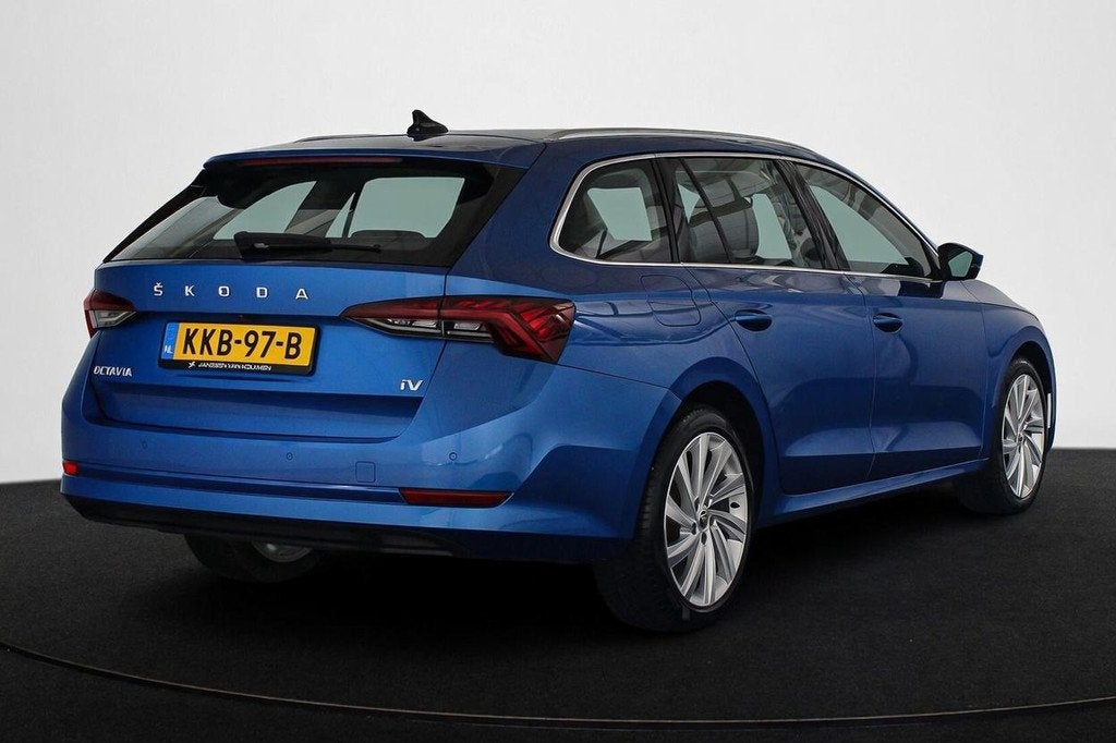 Skoda Octavia Combi 1.4 TSI iV PHEV Business Edition Plus He, Stof, Plug-in hybride, 13 kWh, Geïmporteerd