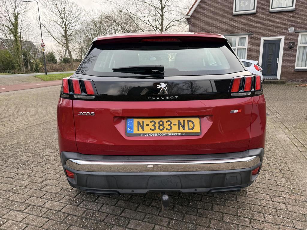 Peugeot 3008 1.2 PureTech Allure Stoel verwarming l trekhaak, Voorwielaandrijving, Gebruikt, 1199 cc, Leder en Stof