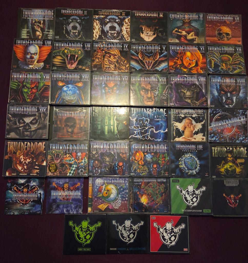 39X THUNDERDOME cd's ZGAN compleet met boekjes 3 ID&T, Cd's en Dvd's, Cd's | Dance en House, Ophalen of Verzenden, Zo goed als nieuw