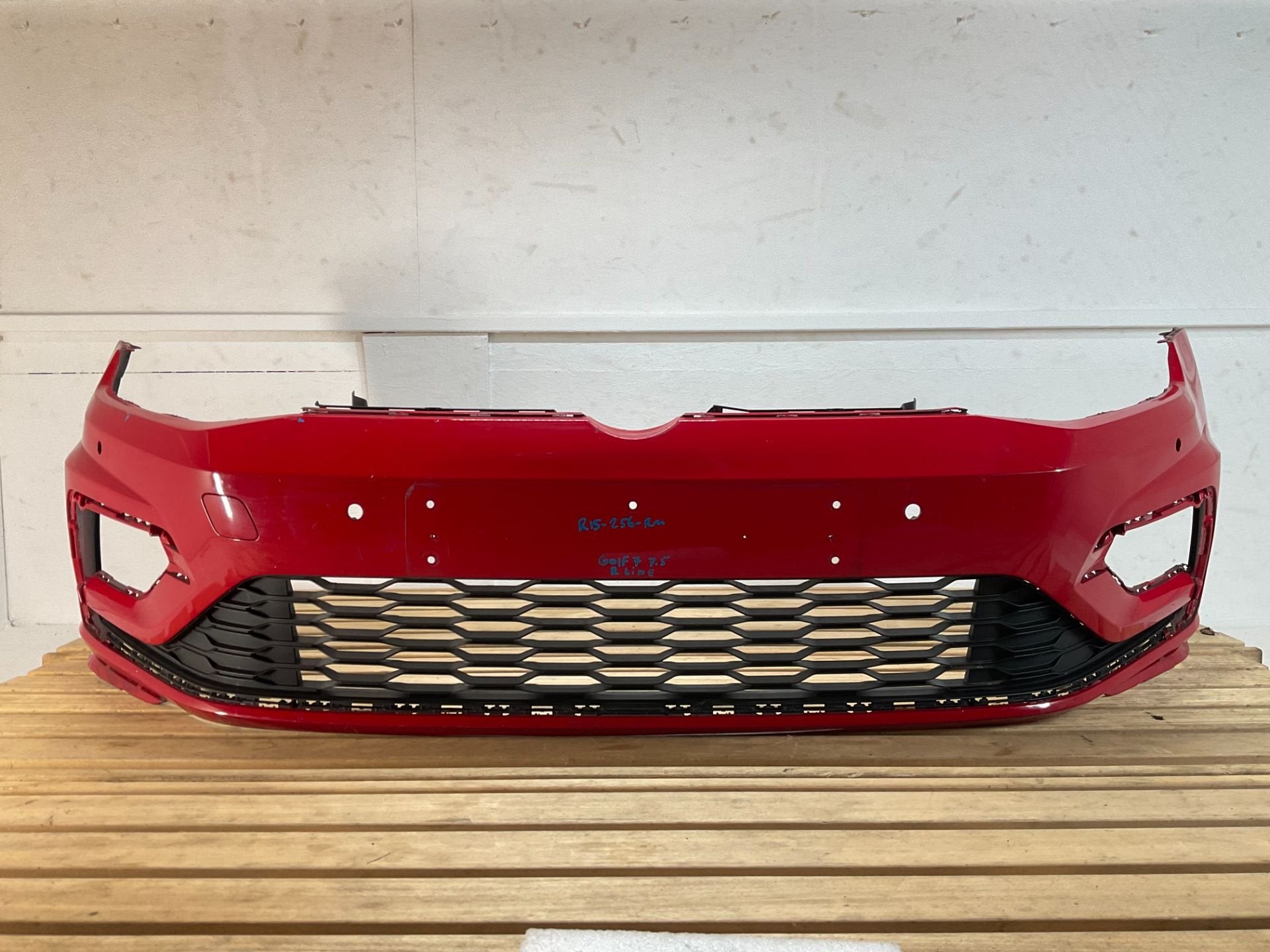 Bumper Volkswagen Golf 7 RLINE FACELIFT 5G0807220LR 17-20 Vo, Gebruikt, Volkswagen AG, Bumper, Berliner Ring 2
38440  Wolfsburg, DE