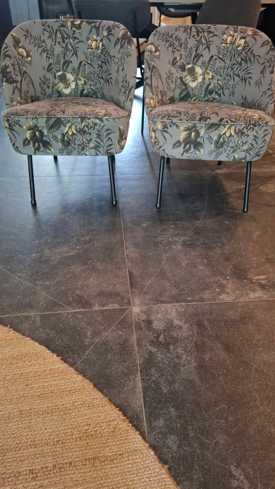 Twee comfortabele fauteuils met bloemenprint, Huis en Inrichting, Ophalen, Twee, Overige kleuren, Modern, Bloemenprint
