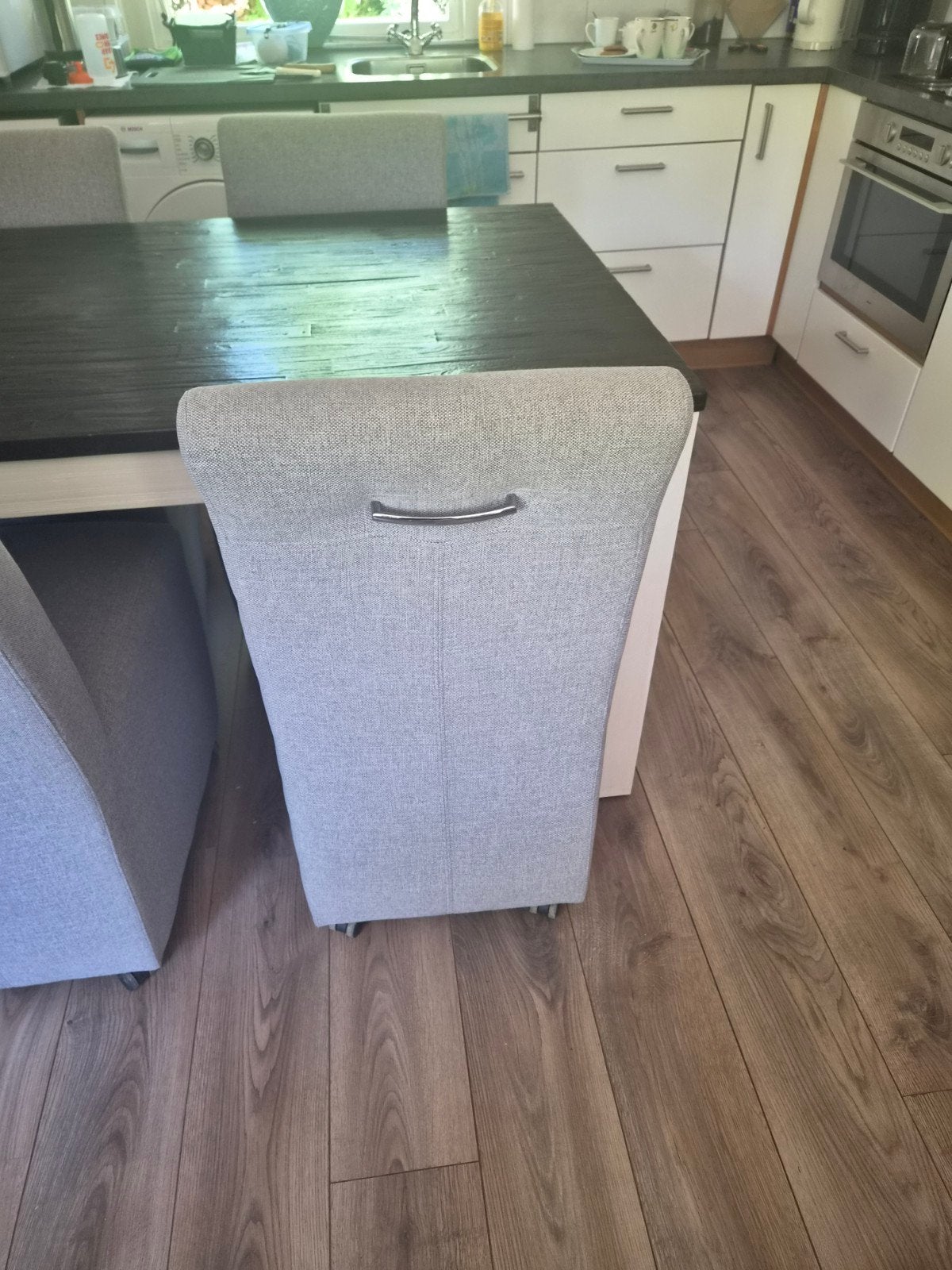 tafel met 4 eetkamerstoelen op wieltjes, Huis en Inrichting, Ophalen of Verzenden, Gebruikt, 4 tot 6 stoelen